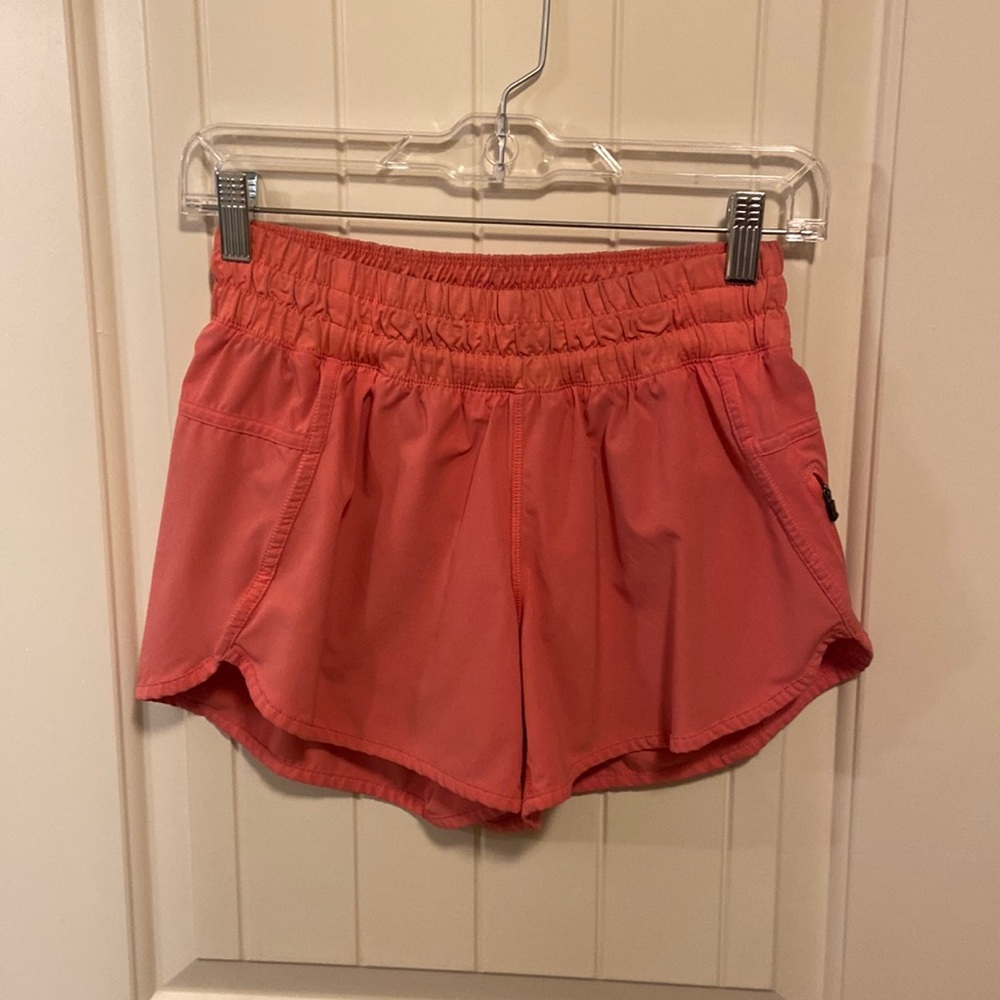 Lululemon Tracker 4in short. Size 6. Watermelon pink!